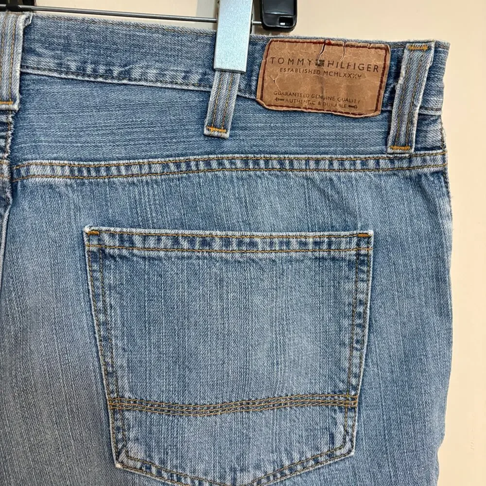 Tommy Hilfiger Jeans‎ Light Wash Blue Denim Relaxed Fit